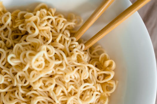 Quick Chili Garlic Noodles , 10-Minute Spicy Noodles