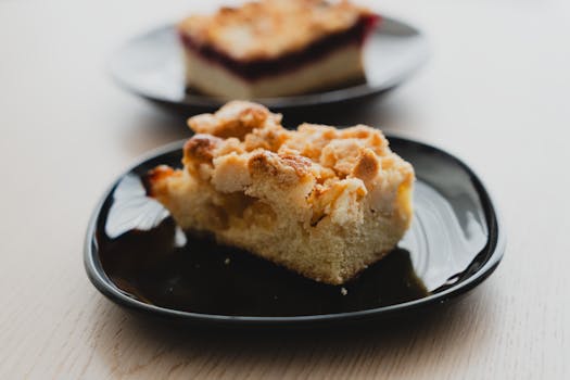 Cinnamon Apple Crumble , Warm Spiced Apple Dessert